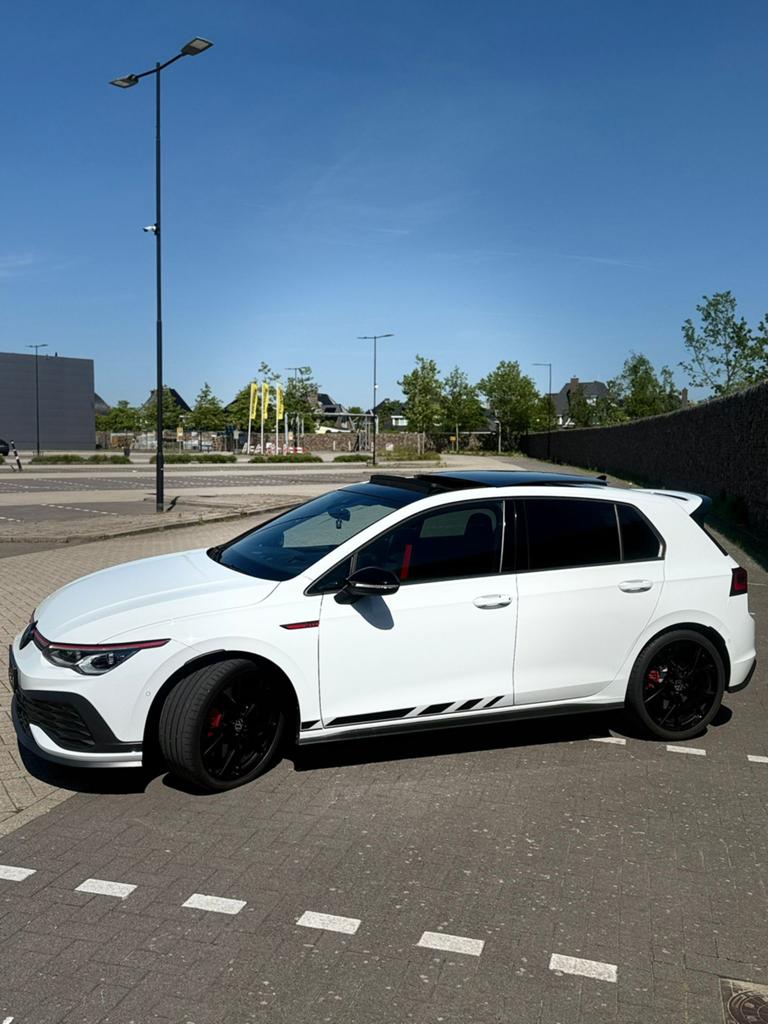 Volkswagen Golf 8 GTI CLUBSPORT 2.0 TSI 221KW 2023 Wit, Auto's, 1363 kg, Zwart, 4 cilinders, 1984 cc