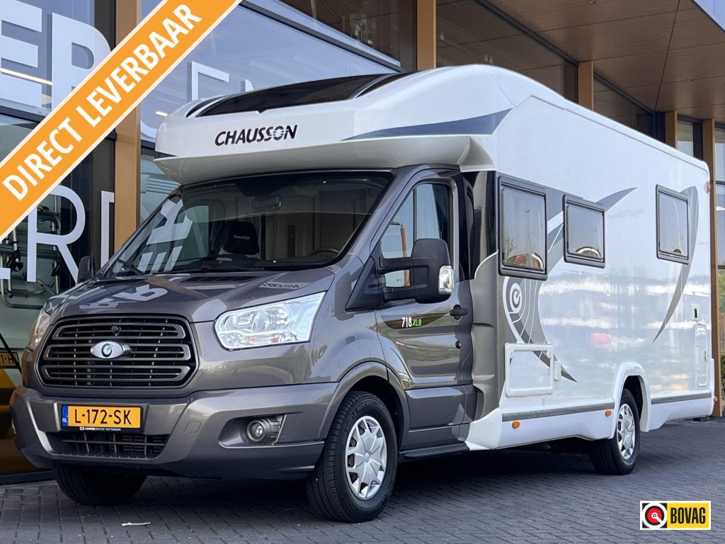 Chausson Titanium 718 XLB Queensbed, Caravans en Kamperen, Campers, Standaard zit, Koelkast, Ford, Luifel