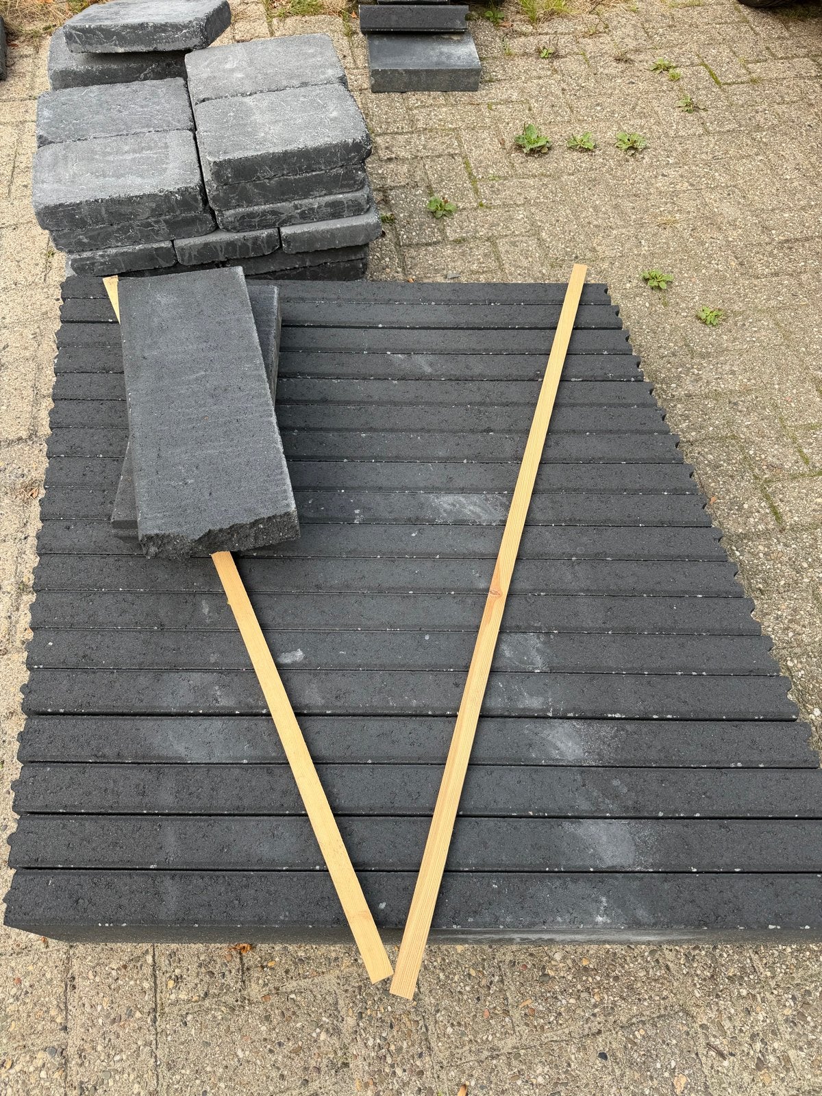18m1 18 stuks opsluitband betonband 100x20x6 antraciet, Tuin en Terras, Gebruikt, Ophalen of Verzenden, 10 m² of meer, Beton