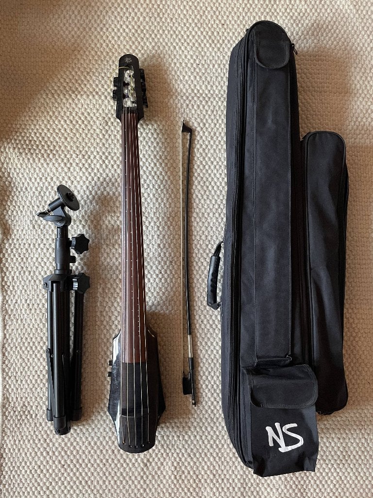 NS Design WAV5c Cello Black Gloss Low F elektrische cello, Ophalen of Verzenden, Gebruikt, 4/4-cello, Met koffer
