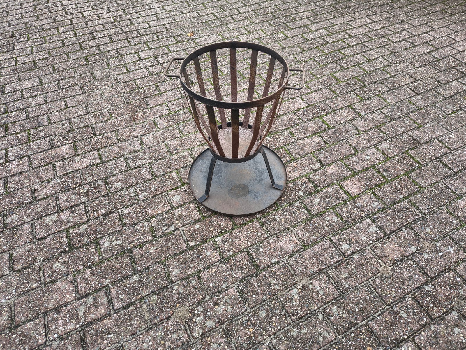 Vuurkorf met standaard en voetplaat, Ophalen, Gebruikt, Vuurkorf