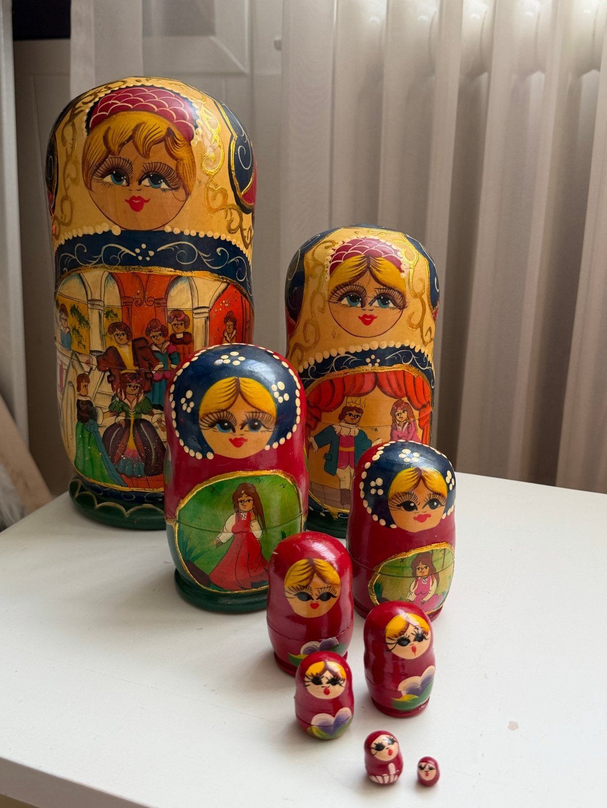 Prachtige handgeschilderde 9 stuks Matroesjka poppen Rusland, Ophalen of Verzenden, Zo goed als nieuw, Overige typen