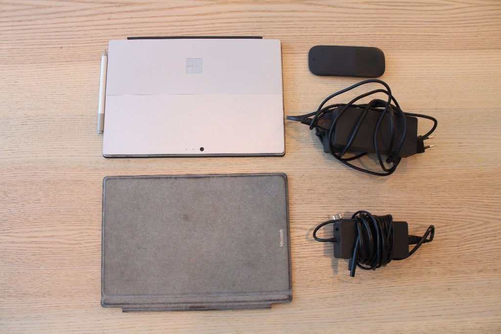 Microsoft Surface Pro 5 i5 8GB 128GB – Pen, Arc Mouse & Dock, Computers en Software, 2 tot 3 Ghz, Qwerty, 8 GB, Ophalen of Verzenden