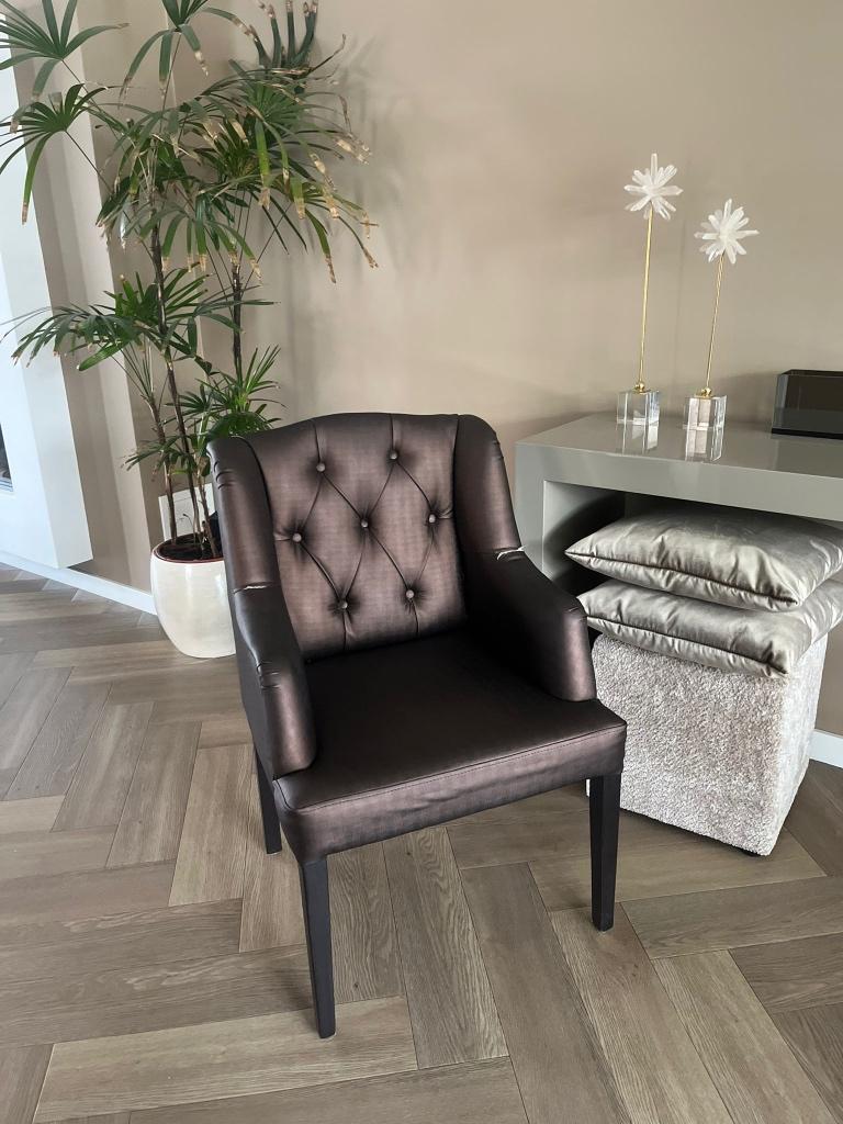 GRATIS! Eetkamer stoel Eric Kuster style, Huis en Inrichting, Stoelen, Ophalen, Gebruikt, Bruin, Vijf, Zes of meer stoelen