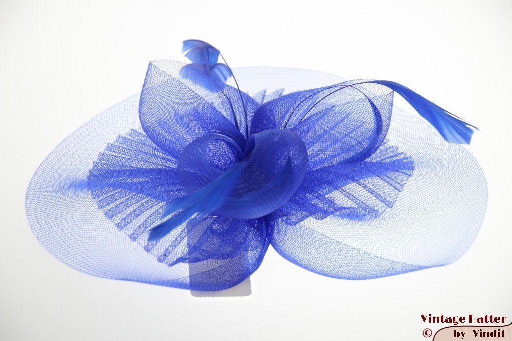 Disc Fascinator wijd blauw met veren nieuw one size fits all, Ophalen of Verzenden, Nieuw, One size fits all, Hoed