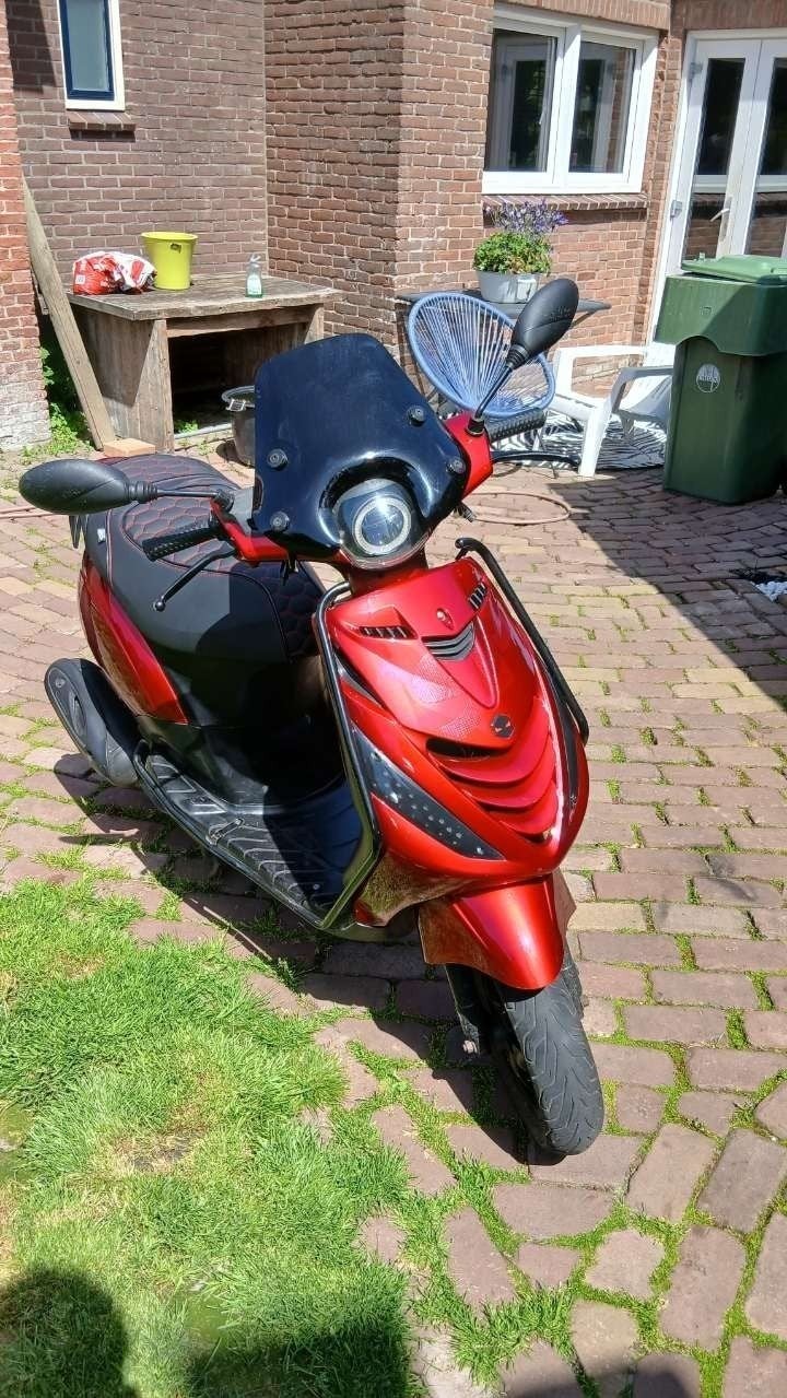 Piaggio Zip 2000 4 t 50cc - teruil tegen 2t 70cc of hoger, Fietsen en Brommers, Scooters | Piaggio, Ophalen, Tweetakt, Maximaal 45 km/u