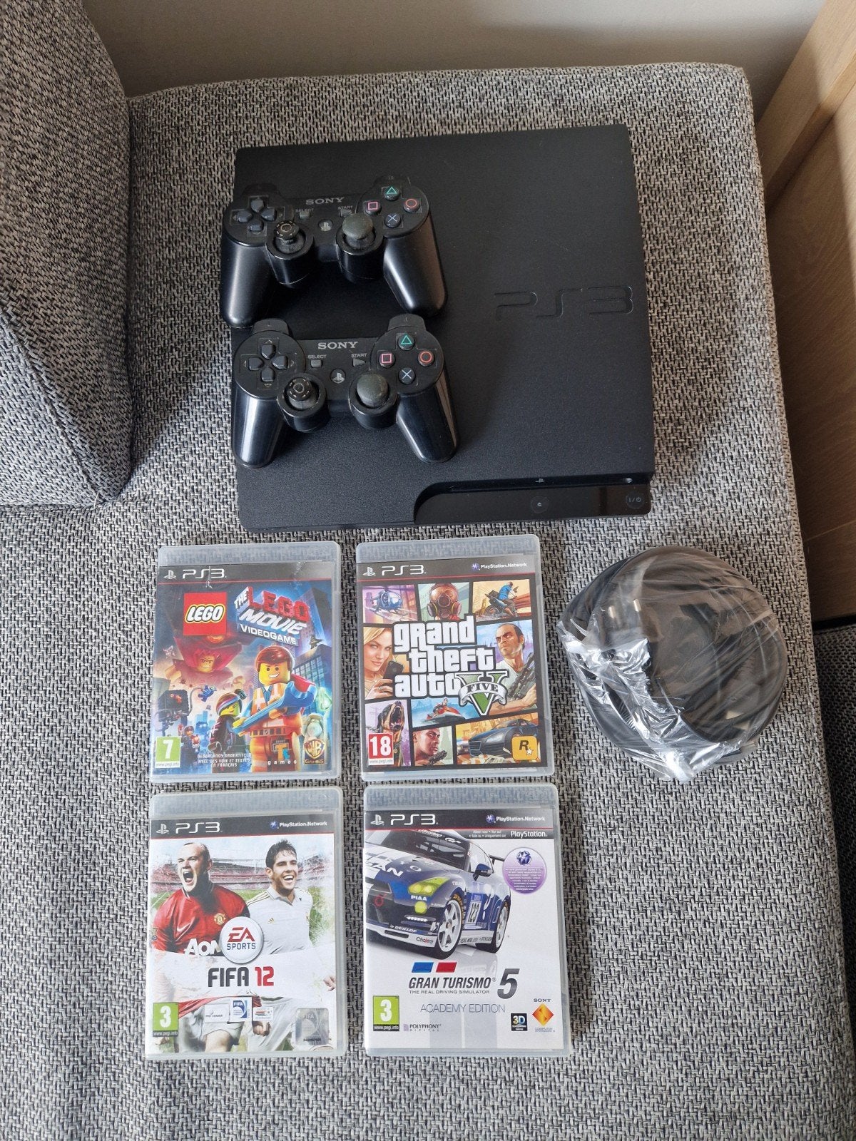Playstation 3 Slim Met Controllers & Spellen, Spelcomputers en Games, Spelcomputers | Sony PlayStation 3, Met games, Met 2 controllers