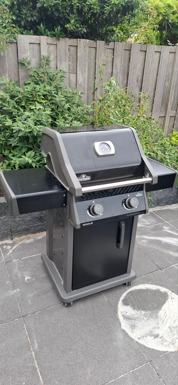 Napoleon Rogue Gasbarbecue in Nieuwstaat, Tuin en Terras, Gasbarbecues, Ophalen