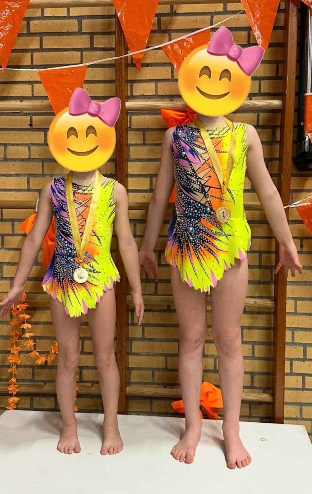 Vrolijke duo acro pakjes, Gebruikt, Geel, Turnpak(je), Kindermaat 122 t/m 140