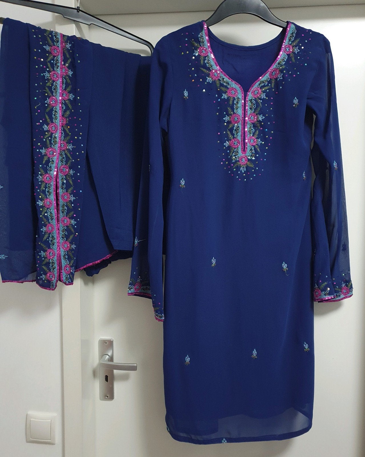 Prachtige Indiase/Pakistaanse shalwar kameez 3-delige Maat S, Overige typen, Blauw, Ophalen of Verzenden, Zo goed als nieuw