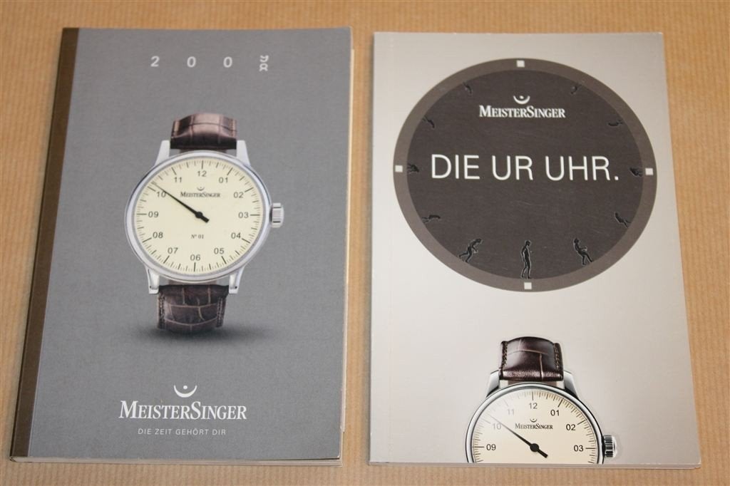 2 catalogi - MeisterSinger horloges, Ophalen of Verzenden, Zo goed als nieuw