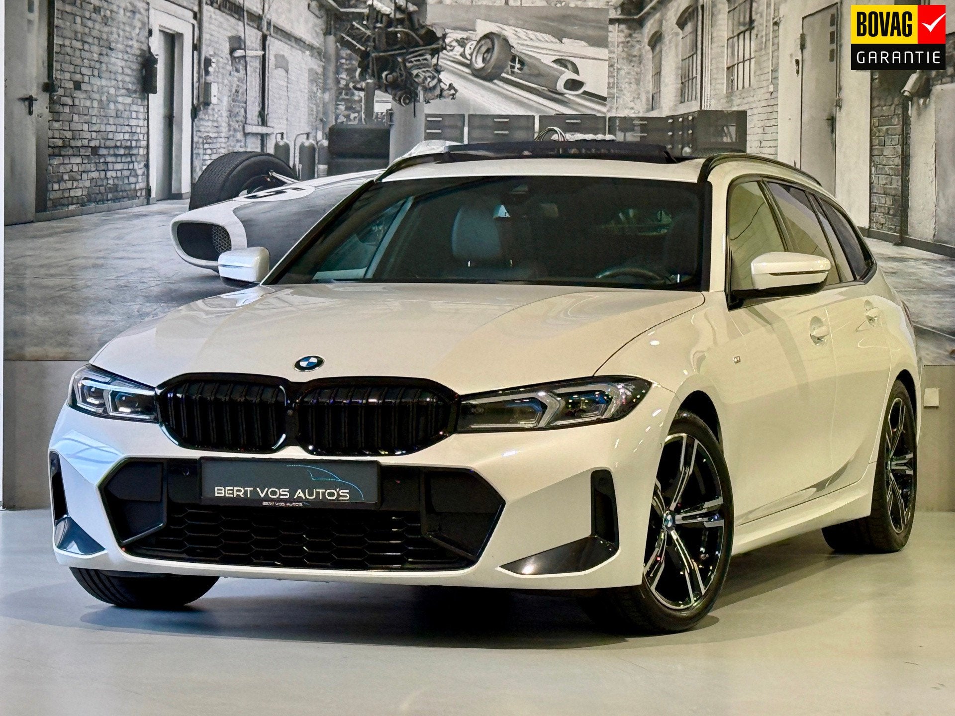 BMW 3-serie Touring 318i M-Sport, Automaat, Gebruikt, Wit, Origineel Nederlands