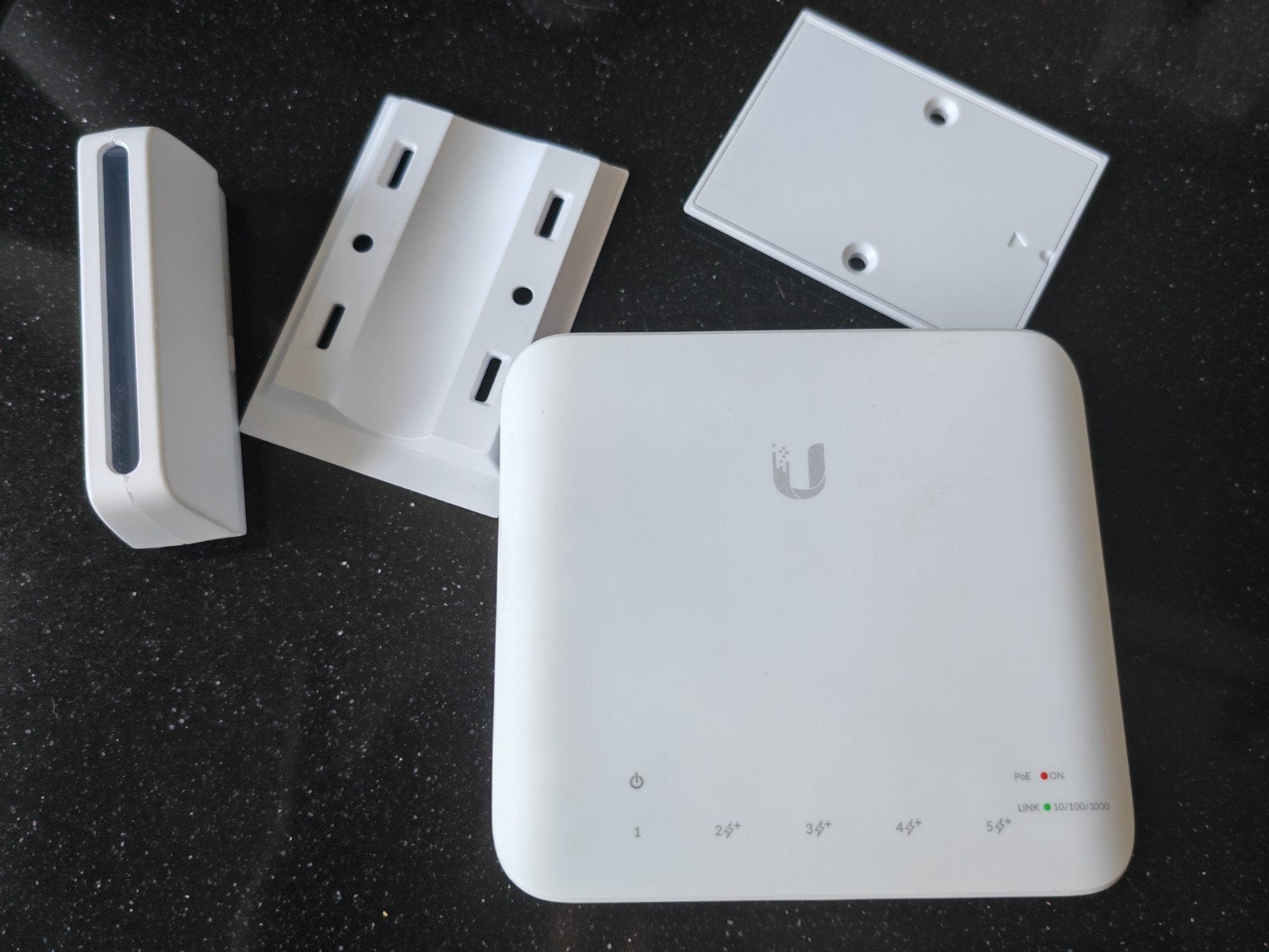 Ubiquiti UniFi USW-FLEX, Computers en Software, Netwerk switches, Verzenden, Zo goed als nieuw