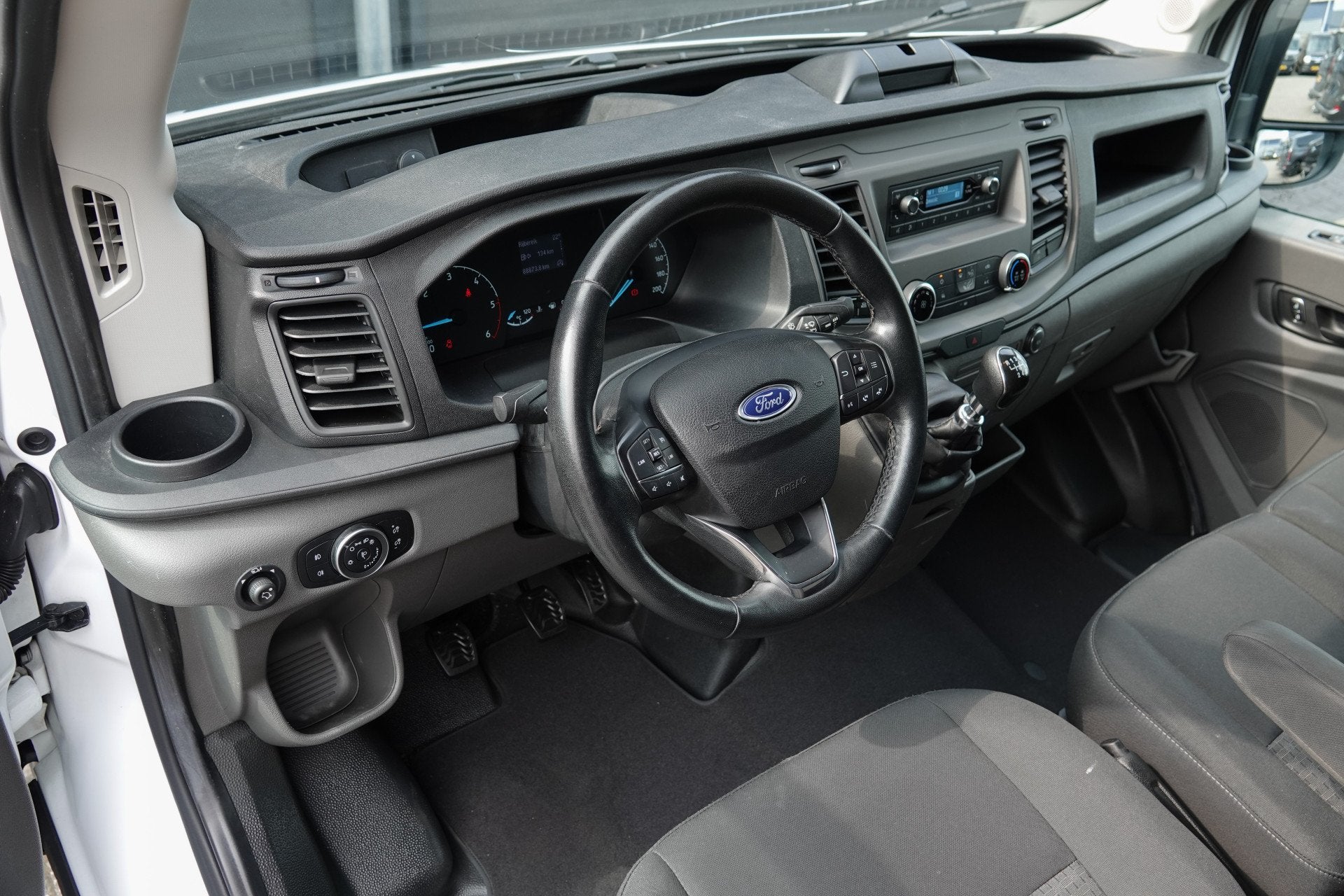 Ford Transit L2H2 2.0Tdci 130Pk | Trend | Trekhaak | Frozen, Voorwielaandrijving, 4 cilinders, Wit, Ford