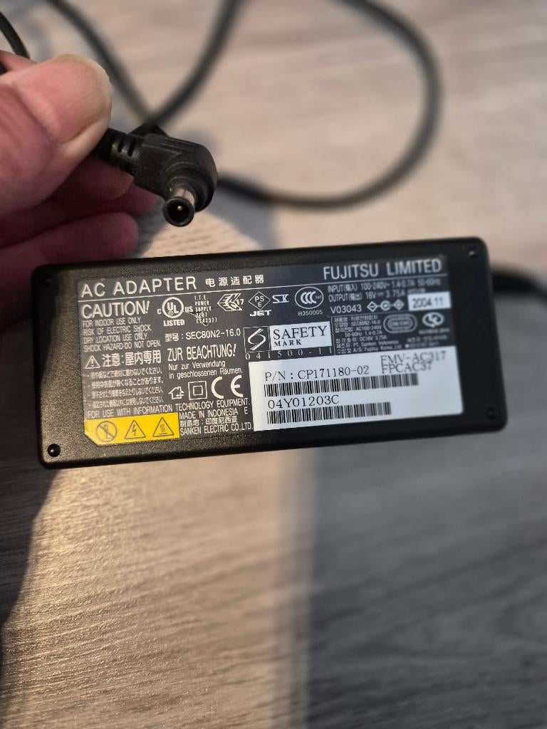 Fujitsu FMV-AC317 Laptop Lader, Computers en Software, Laptop-opladers, Ophalen, Zo goed als nieuw, Overige merken