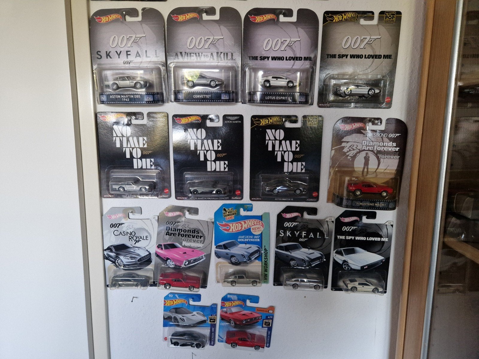 verzameling van 15 Hot Wheels James Bond 007 auto's, Ophalen, Nieuw, Auto