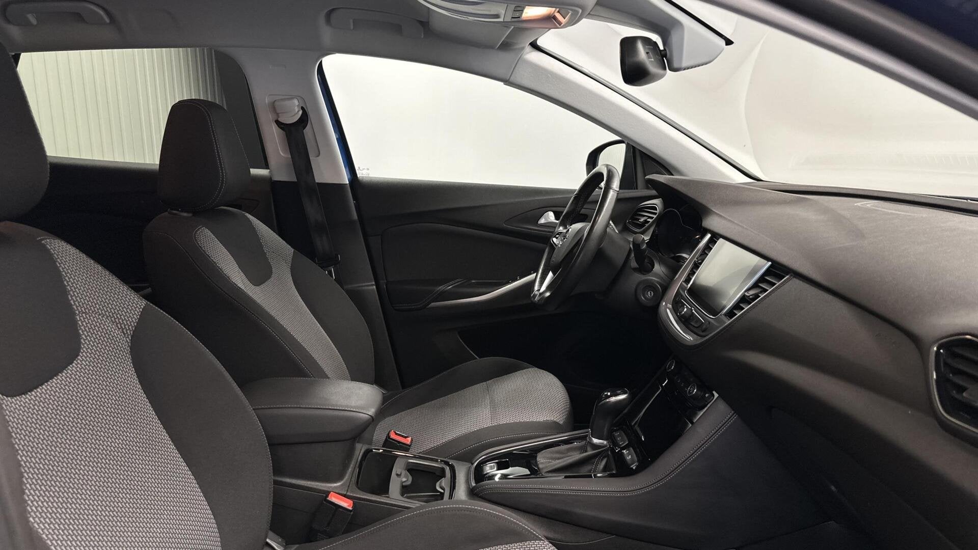 Foto 4 van Opel Grandland X 1.2 Turbo Innovation AUTOMAAT STOELVER CRUI