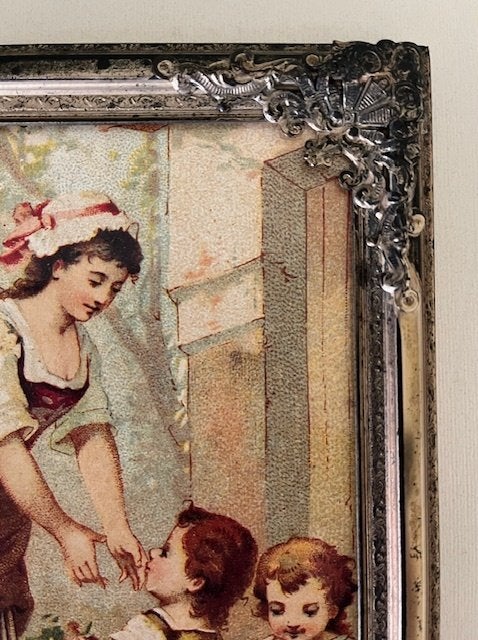 Vintage Frans metalen lijstje met nostalgische afbeelding, Minder dan 50 cm, Gebruikt, Overige typen, Ophalen of Verzenden