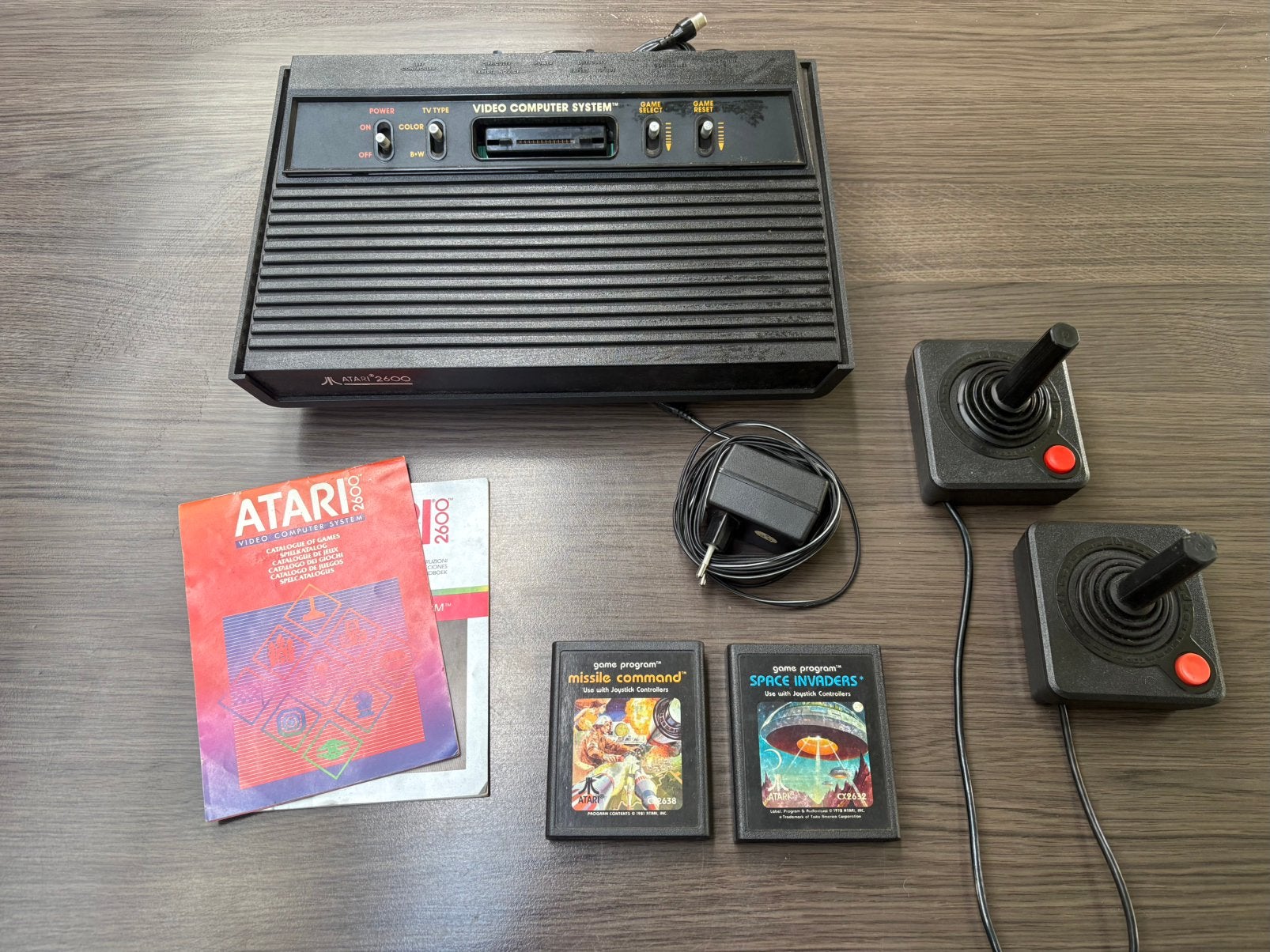 Atari 2600 Video Computer System met originele doos, Ophalen of Verzenden, Zo goed als nieuw, Met 2 controllers, Atari 2600