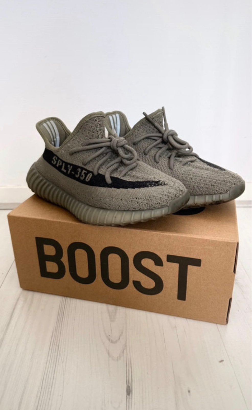 Adidas Yeezy Boost 350v2 granite, Ophalen, Zo goed als nieuw, Sneakers of Gympen
