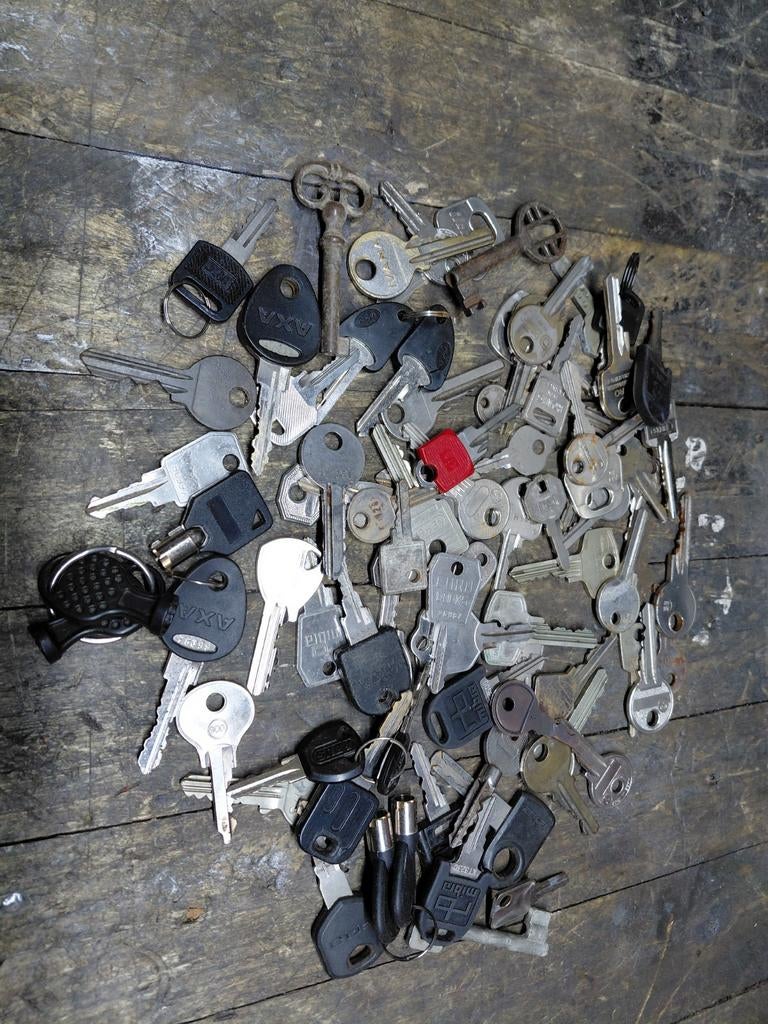 Diverse sleutels fiets huis onbekend deels bodemvondsten, Ophalen of Verzenden
