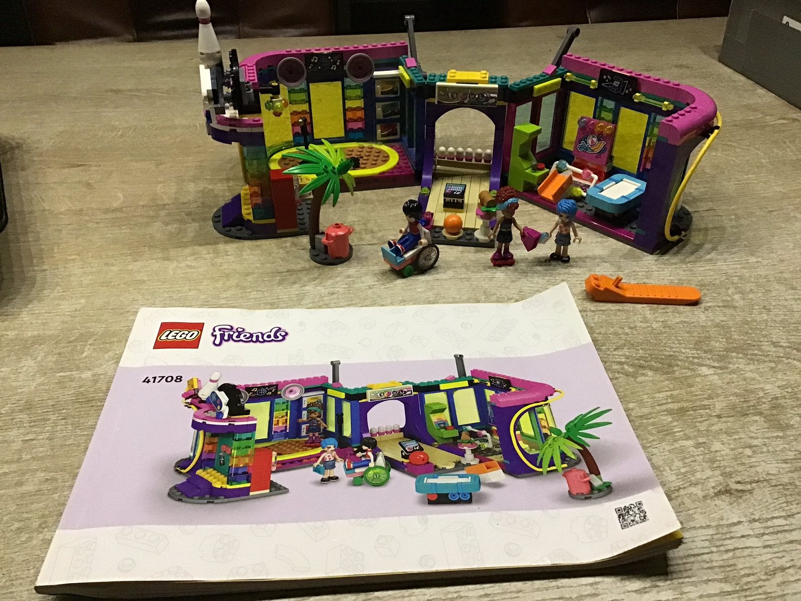 Lego friends Rolschaats disco speelhal 41708, Ophalen of Verzenden, Zo goed als nieuw