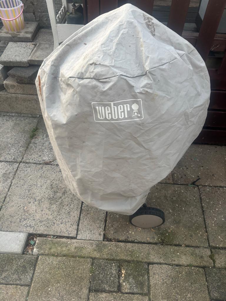 Weber BBQ met hoes en toebehoren, Ophalen, Gebruikt