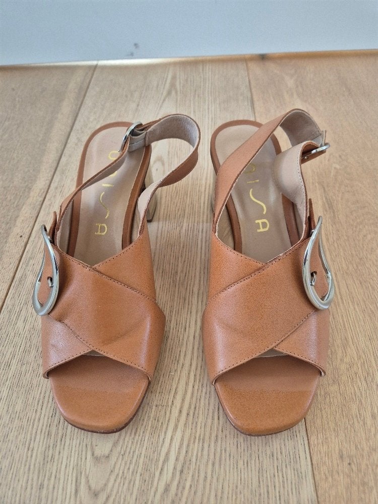 Prachtige sandalen van Unisa, Bruin, Zo goed als nieuw, Unisa, Sandalen of Muiltjes