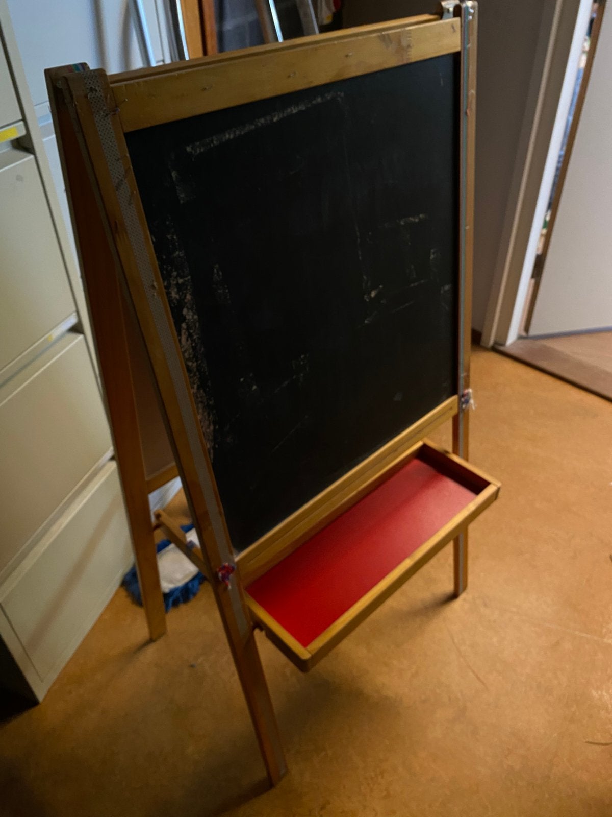 Schoolbord Kleuters inklapbaar 62 x 117 hoog, Ophalen, Zo goed als nieuw, Krijtbord