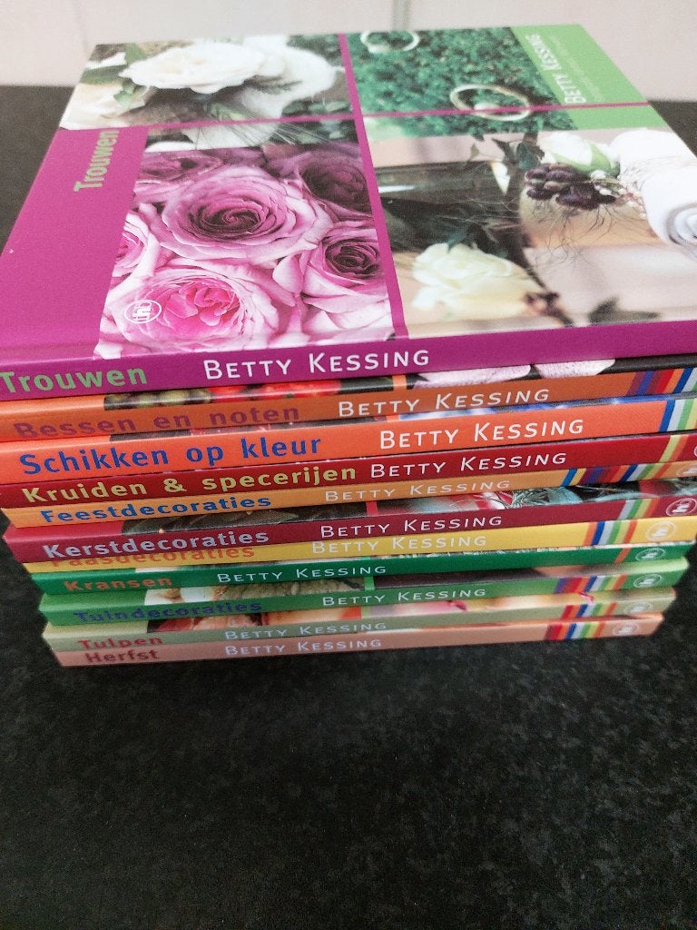 Boekenserie Betty Kessing oa trouwen / kerst of feest deco, Boeken, Ophalen, Zo goed als nieuw, Overige onderwerpen