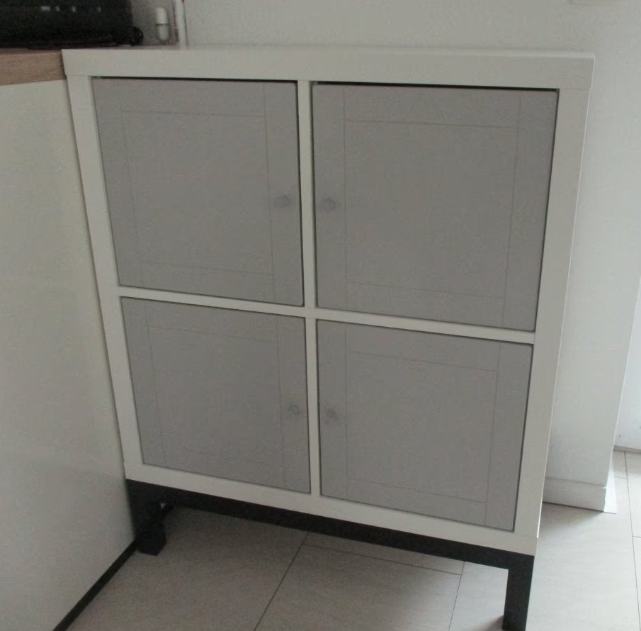IKEA kallax Stellingkast met onderframe, wit/zwart, 77x94 cm, Ophalen, Met plank(en), 50 tot 100 cm, Minder dan 100 cm