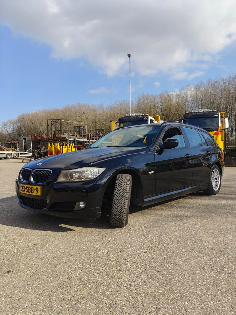 BMW 320i E91 LCI Luxury Line | Compl. Onderhoudsgeschiedenis, Euro 5, Achterwielaandrijving, 1995 cc, Zwart