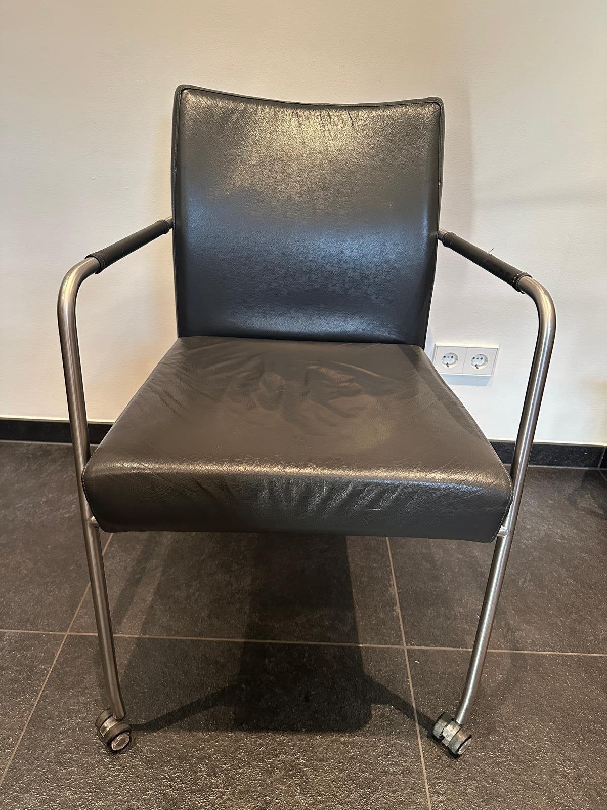 6 antraciet leren eetkamerstoelen met armleuning en wieltjes, Huis en Inrichting, Stoelen, Ophalen, Gebruikt, Leer, Grijs