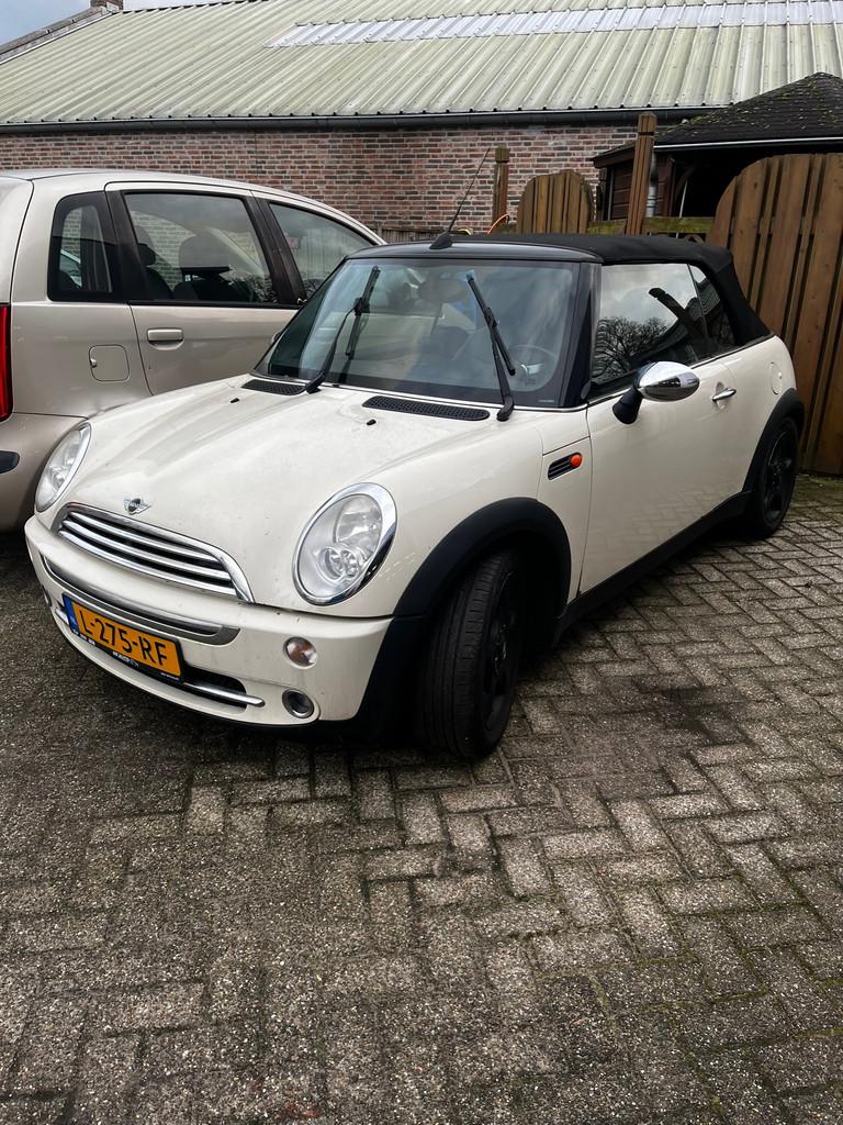 Mini Mini Cabrio 1.6 PEPPER MOTOR DEFECT 1950 EURO, Gebruikt, Zwart, 4 cilinders, Cabriolet