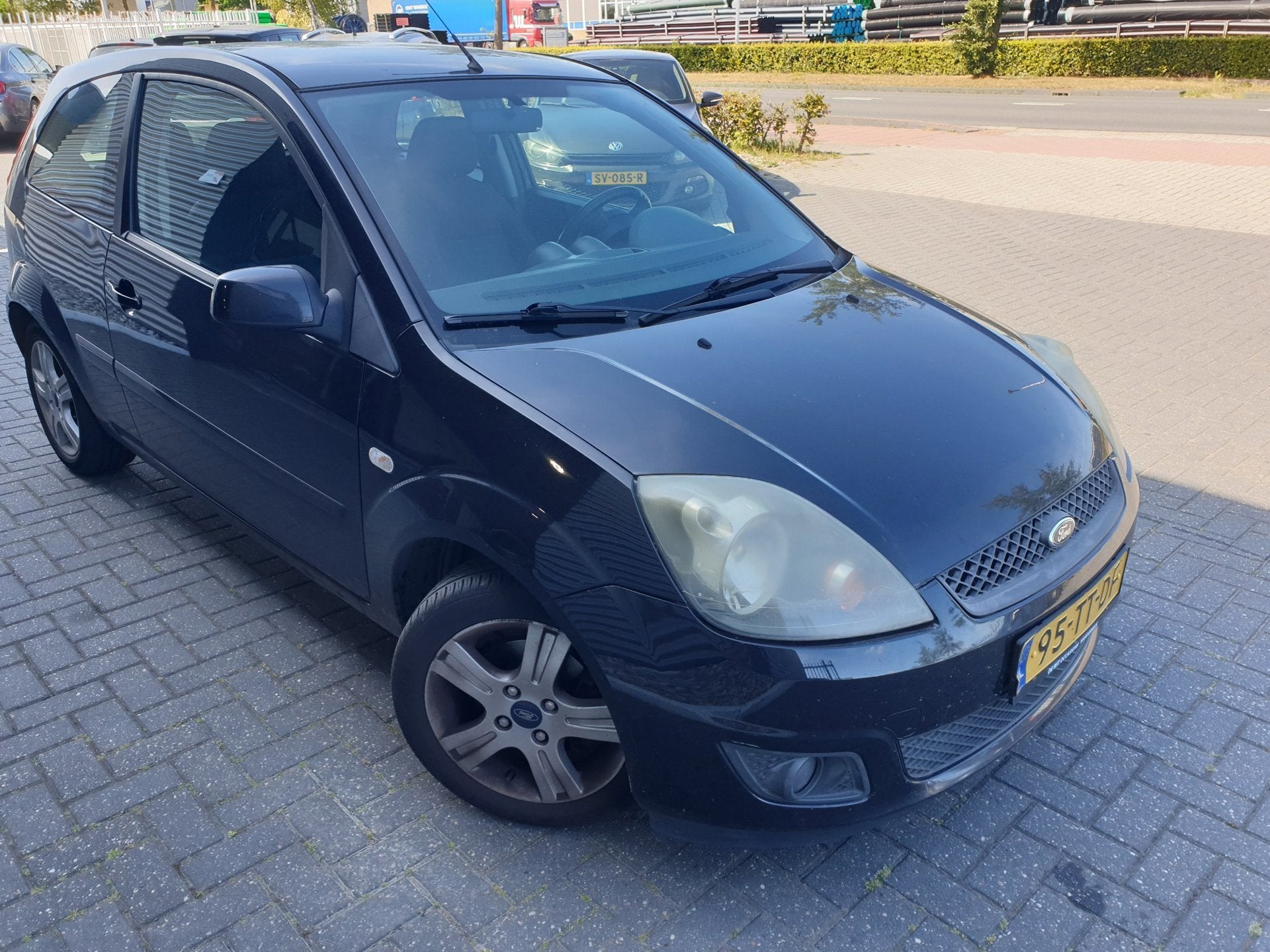 Ford Fiesta 1.3-8V Futura, Auto's, 1299 cc, Stof, 4 cilinders, Zwart