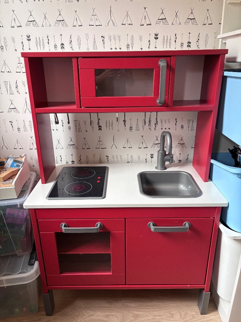 Houten speelkeuken rood met werkende kookplaat 72x40x109cm, Ophalen, Zo goed als nieuw, Hout, Speelkeuken