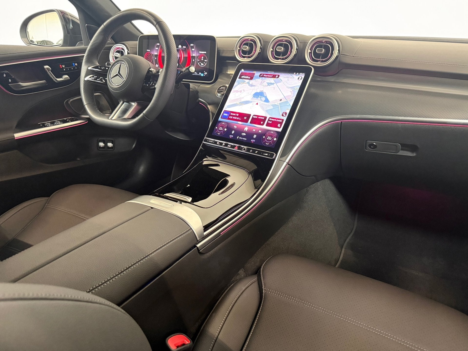 Mercedes-Benz C-klasse 300 e AMG Memory Distronic Massage Di, Auto's, Automaat, Achterwielaandrijving, Gebruikt, Zwart