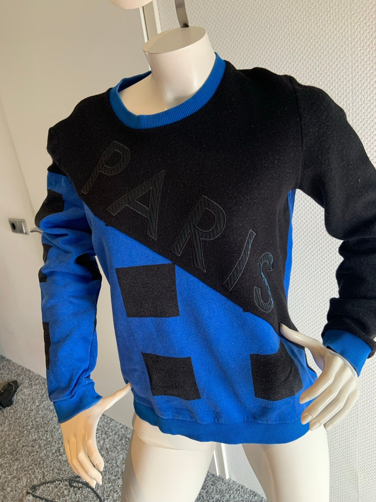 Kenzo sweater met leuke voor en achterkant maat l valt als m, Ophalen of Verzenden, Zo goed als nieuw, Maat 38/40 (M), Zwart