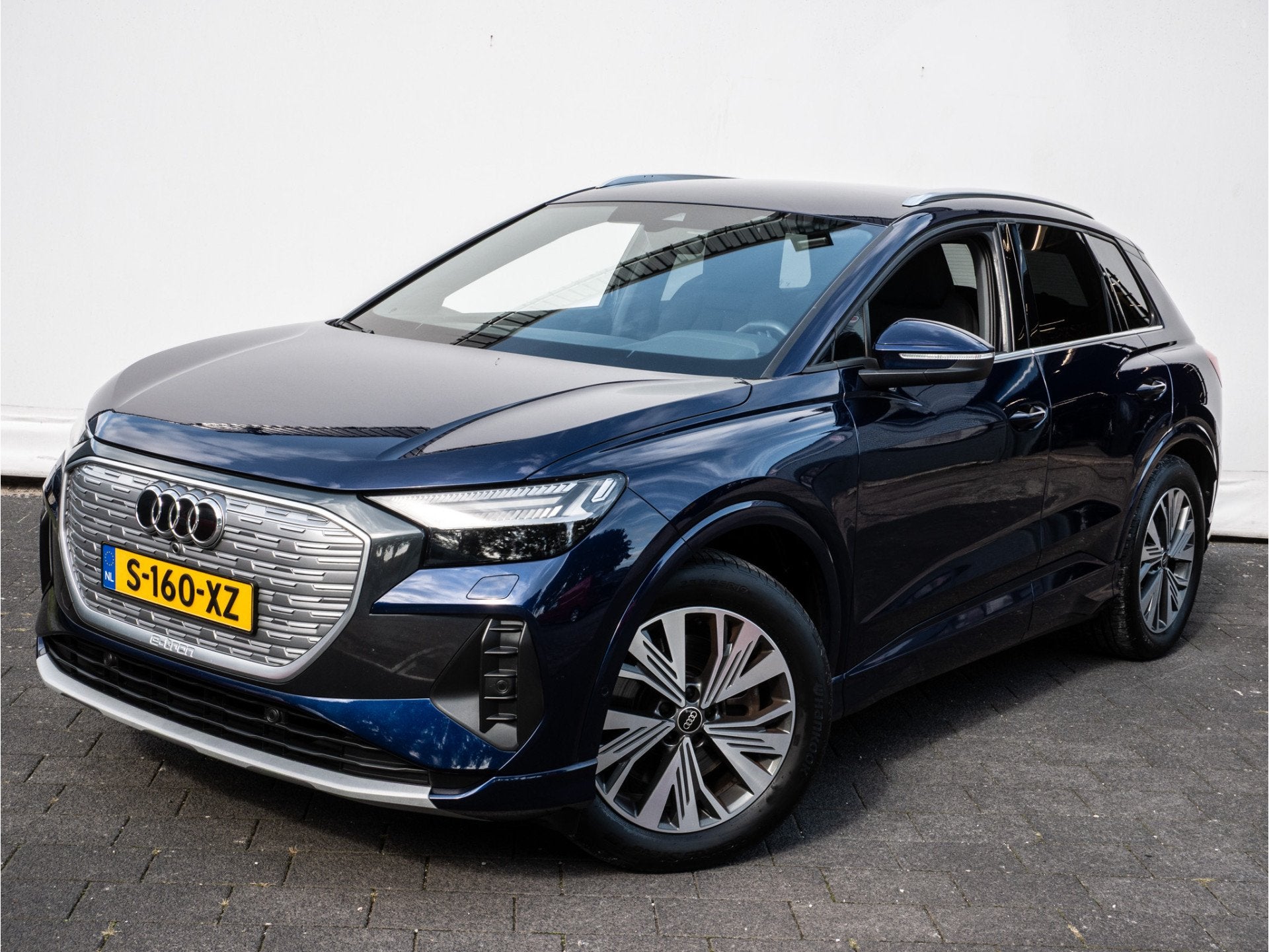 Audi Q4 e-tron 40 Advanced edition 77 kWh SOH 95% Trekhaak/, Auto's, Gebruikt, 82 kWh, Met garantie (alle), Blauw