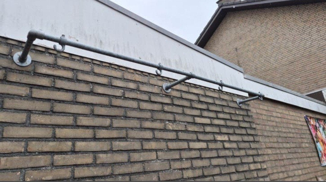 Plantenhanger verzinkte steigerbuis, Ophalen, Gebruikt