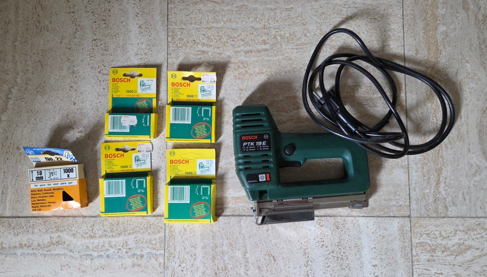 Bosch elektrische tracker/ nietmachine, Decoupeerzaag, Ophalen of Verzenden, Zo goed als nieuw, 30 tot 70 mm