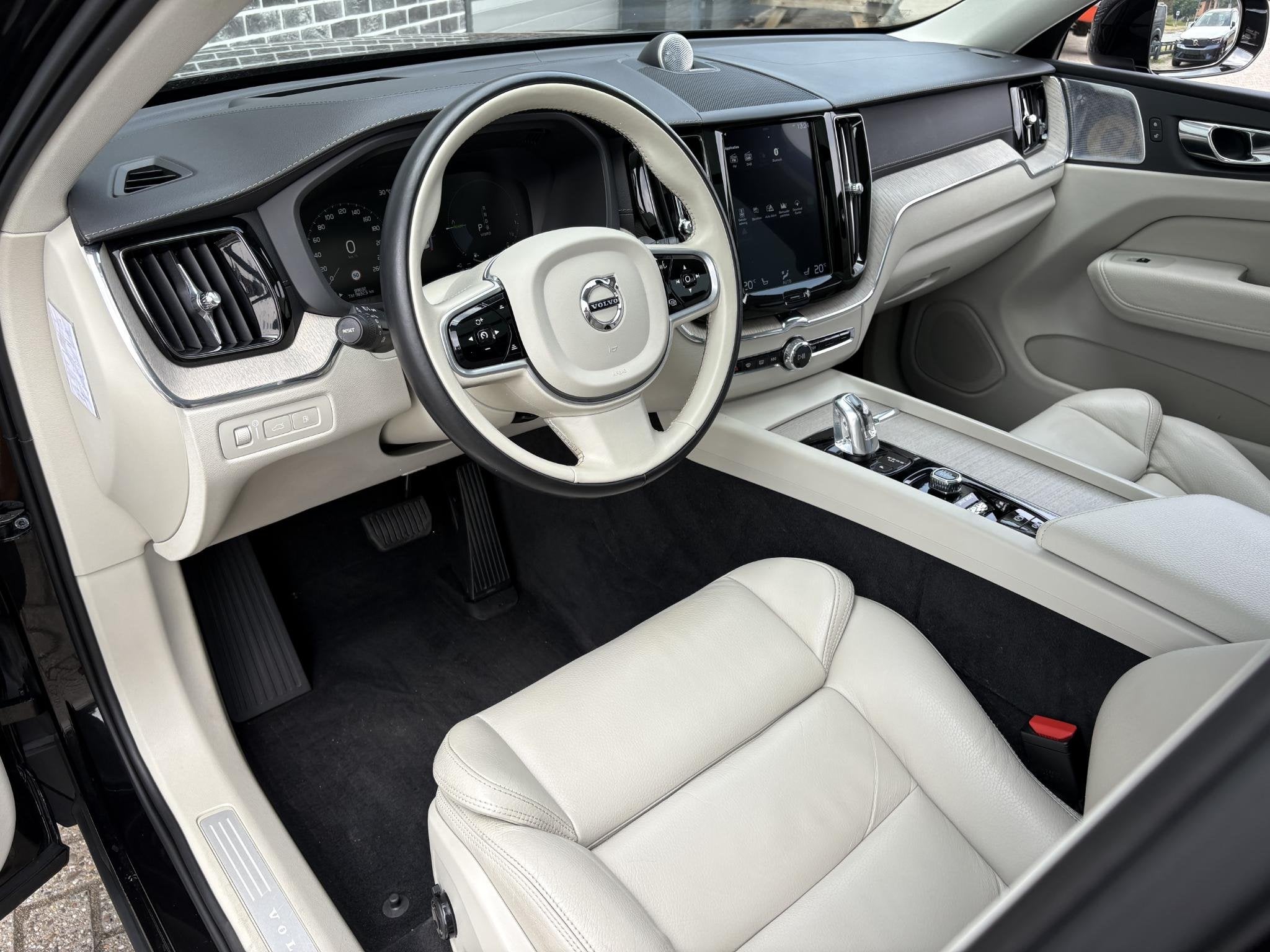 Volvo XC60 2.0 T8 Twin Engine AWD Inscription | Adaptieve cr, Auto's, Volvo, Gebruikt, Euro 6, 4 cilinders, XC60