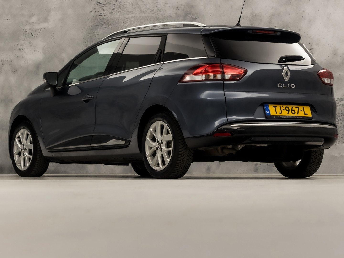Renault Clio Estate 0.9 TCe Limited Sport (NAVIGATIE, LM VEL, Voorwielaandrijving, Gebruikt, 580 kg, 49 €/maand