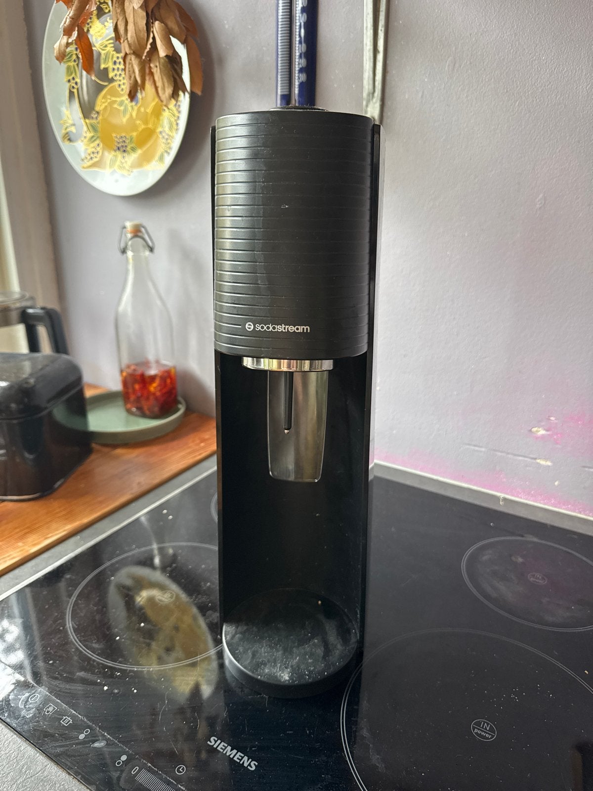 Kapotte Sodastream bruiswatermaker - Zwart, Ophalen of Verzenden, Gebruikt