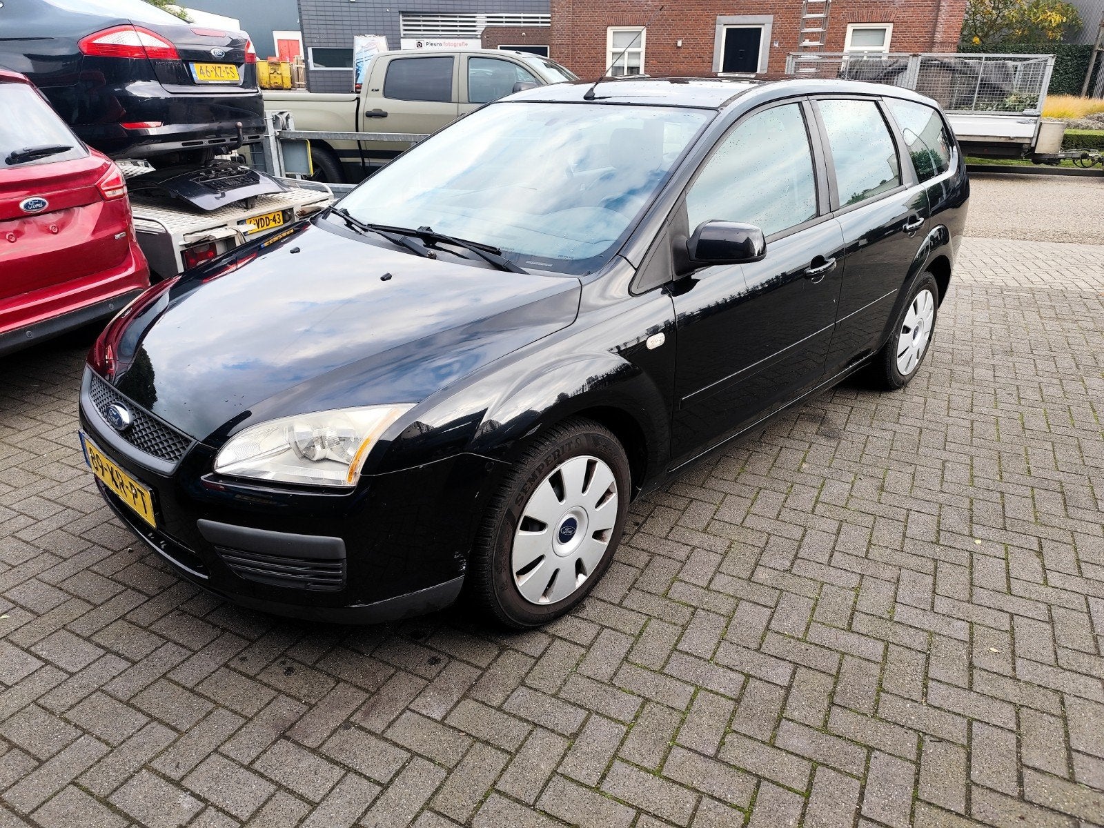 Ford Focus 1.4 59KW Wagon 2007 Zwart trekhaak nieuwe apk, Auto's, 15 km/l, 4 cilinders, 635 kg, Zwart