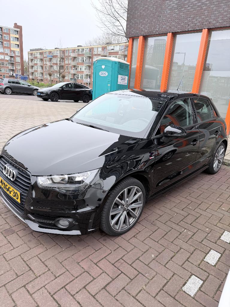 Audi A1 1.2 Tfsi 63KW SB 2014 Zwart, Auto's, Audi, Euro 5, Stof, 4 cilinders, Zwart