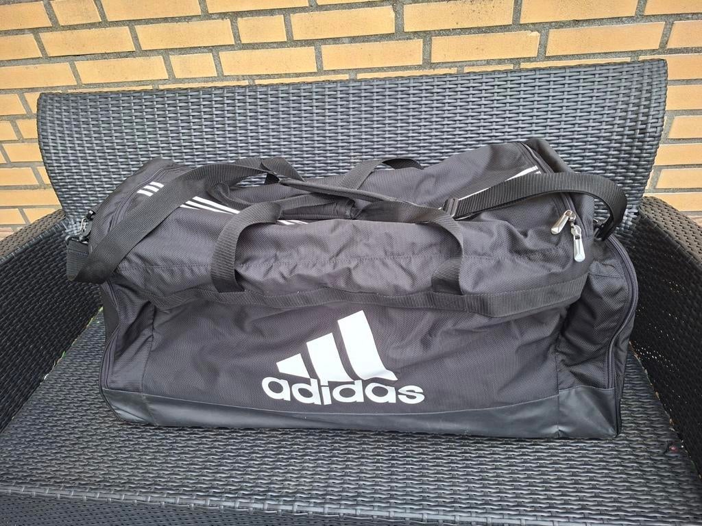 Adidas sporttas / reistas - Zwart met witte strepen, Gebruikt, Zwart, Ophalen of Verzenden, 60 tot 80 cm