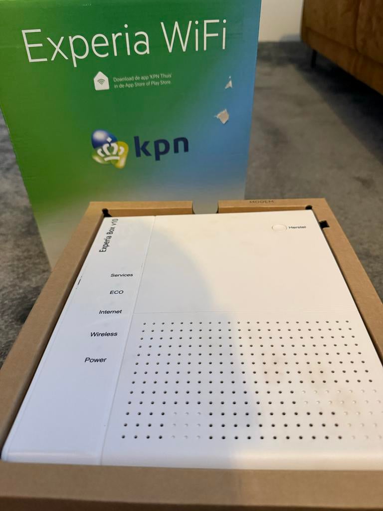 KPN Experia Box V10 Router/Modem, Ophalen of Verzenden, Zo goed als nieuw, Router met modem