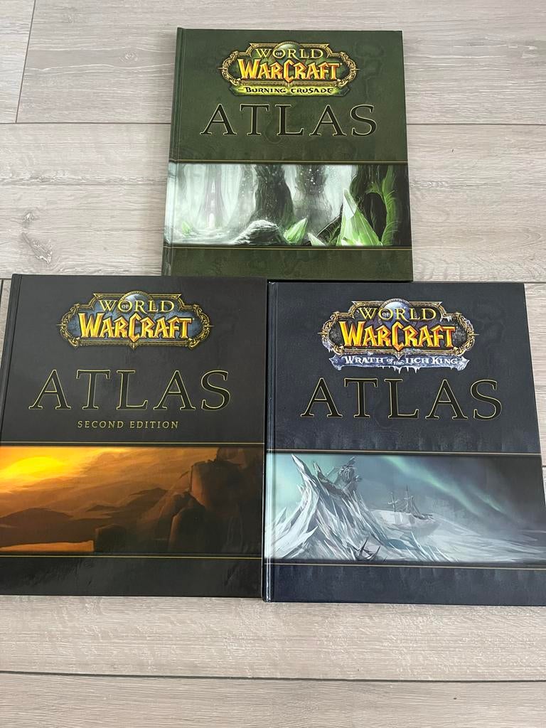 World of Warcraft Atlas Boeken (3 stuks), Ophalen, Overige atlassen, 2000 tot heden, Zo goed als nieuw