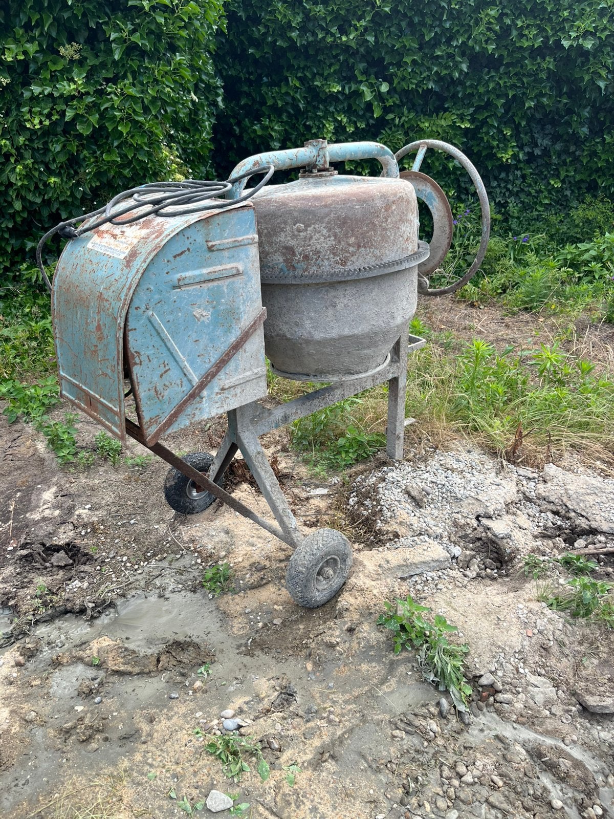 Tekoop zeer nette beton molen., Ophalen of Verzenden, Zo goed als nieuw